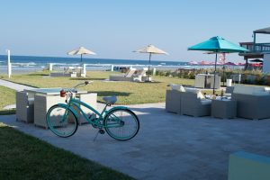 Salty Mermaid Oceanfront Hotel patio